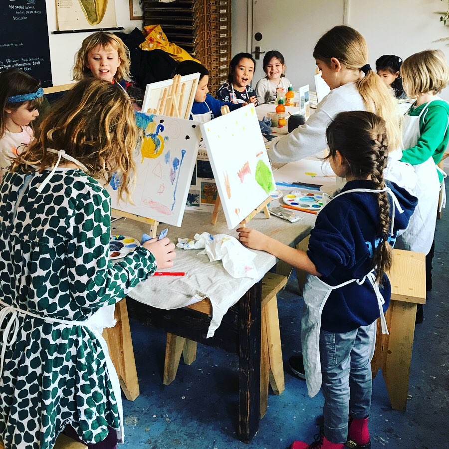 Book A Discovery Call With Dot Kids: To Find Out More About Our Children's Art Franchise